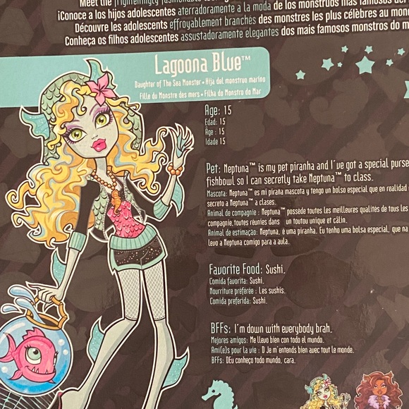 NIB LAGUNA BLUE MONSTER HIGH 2022 reproduction doll *SOLD OUT* - Picture 5 of 6